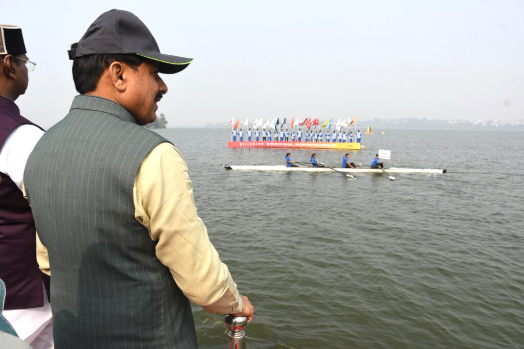 Inner-Bhopal261125015420