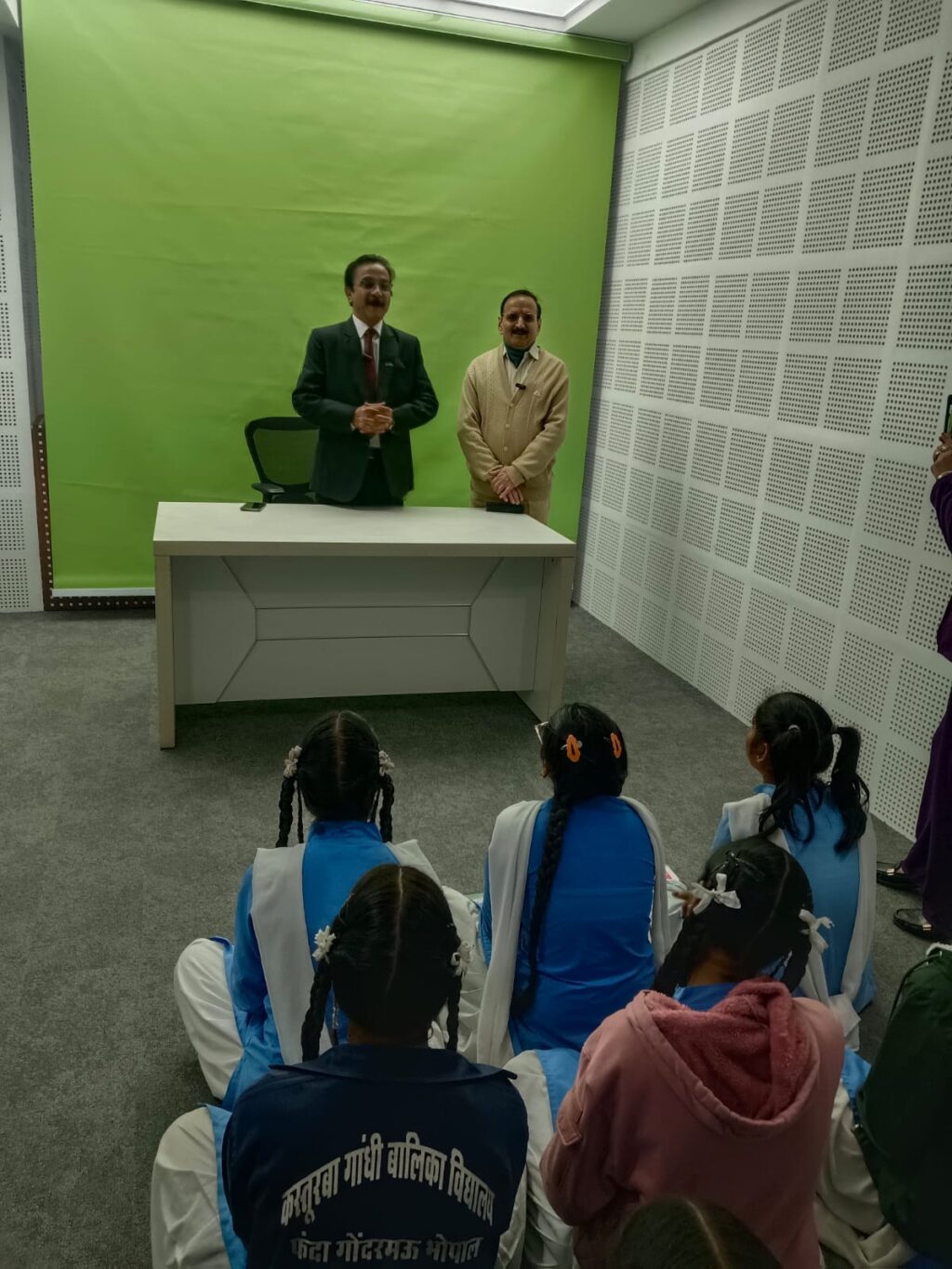 Inner-Bhopal290126084425