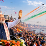 वाराणसी में पीएम मोदी के स्वागत में उमड़ा जनसैलाब, गंगा के ऊपर एयर शो में दिखेगा 100 विमानों का दम