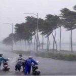 चक्रवात का कहर ओडिशा में भारी बारिश और जलभराव, आंध्र प्रदेश में  तेज रफ्तार से चलेंगी हवाएं